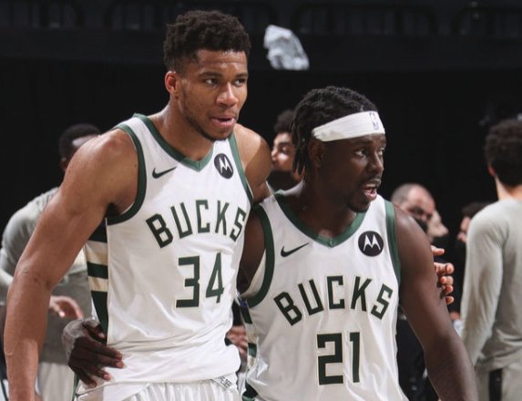 美记：对字母哥感兴趣的球队认为 他希望在新东家与霍勒迪重聚