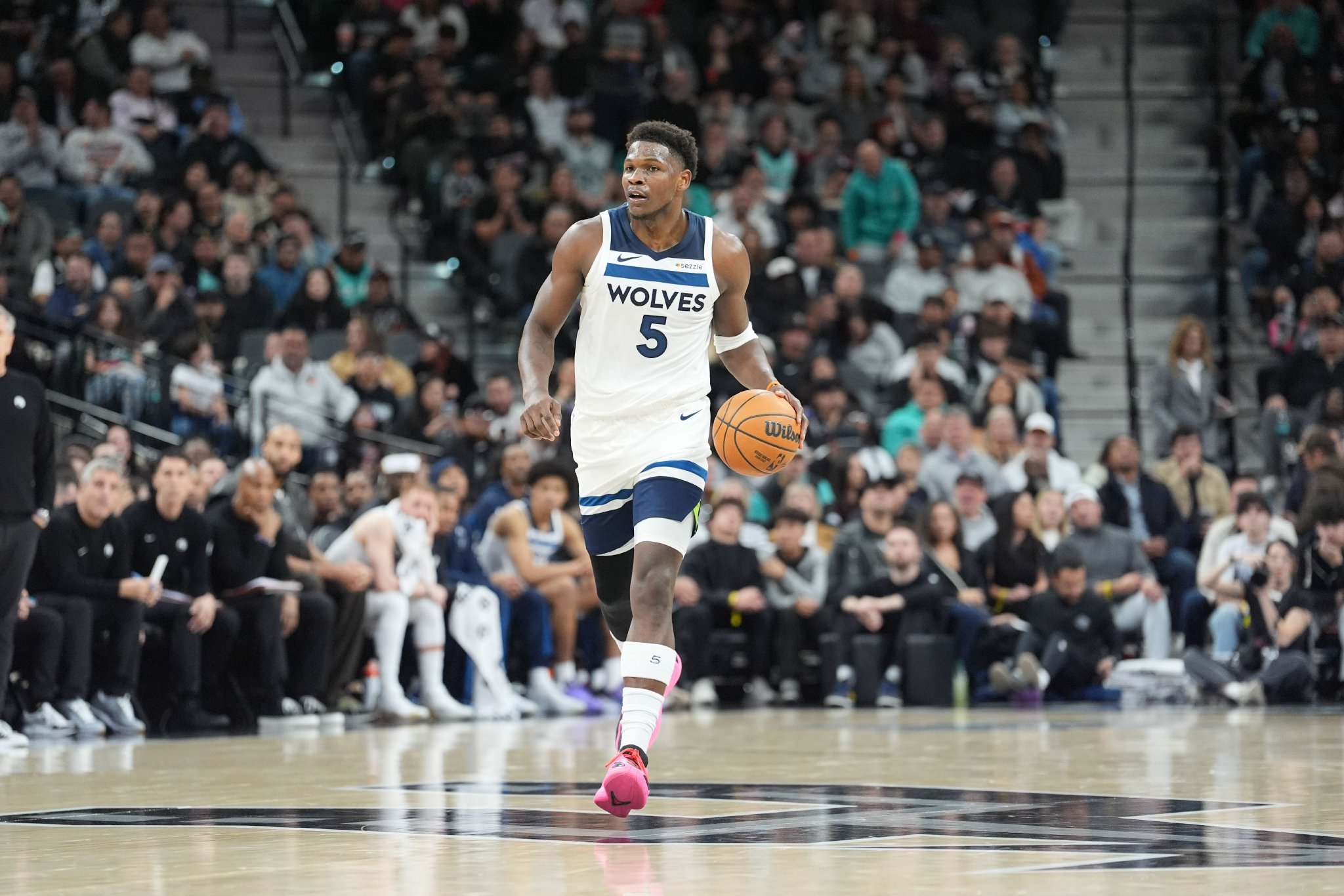 正负值+14最高！爱德华兹17中6拿到20分6板6助3断1帽