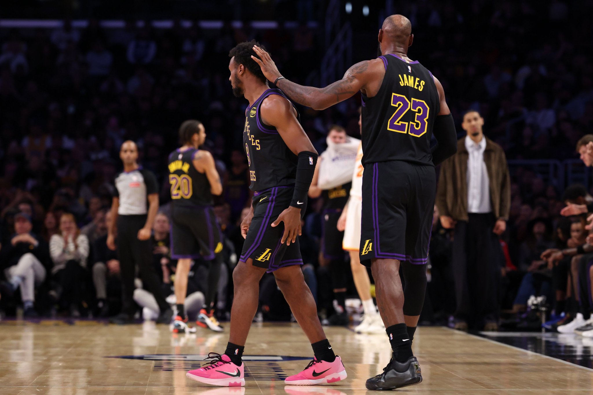 詹姆斯激动落泪！布朗尼：对此我不惊讶 我自己也差点情绪失控