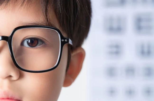 @所有家长 建议在孩子6岁前就要开始预防近视