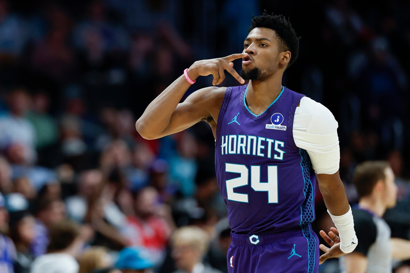 内外开花！布兰登·米勒17中9拿到并列最高26分 三分8中4