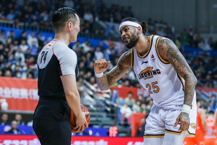 不行就换了吧！宁波三外援合砍49分 辽宁三外援仅23分