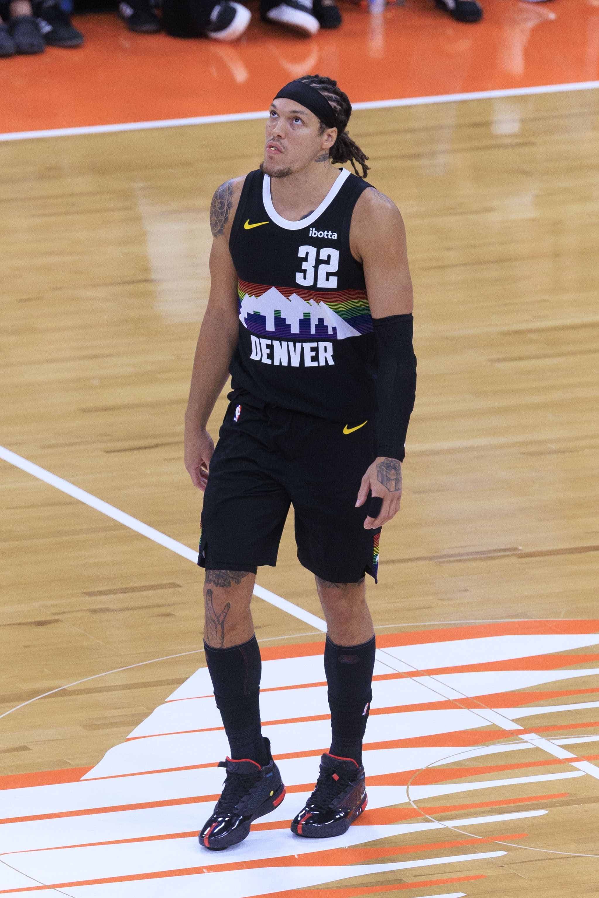 腿筋再次受伤！阿德尔曼：戈登极度沮丧 对他和球队而言都是打击