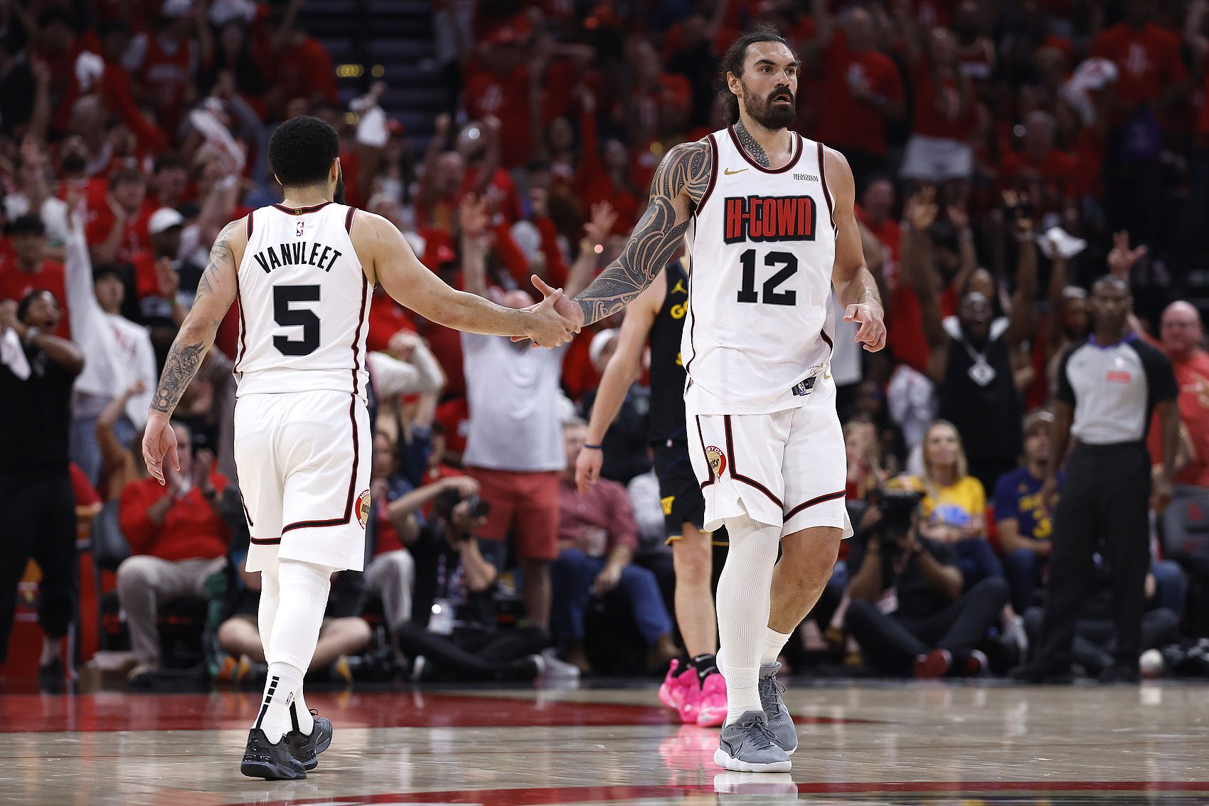 火箭不引进控卫？克拉克斯顿领衔5中锋&3射手驰援 球队一样能走远