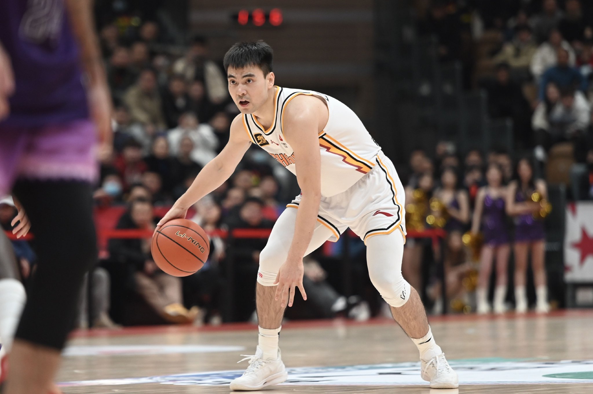 三分也很准！贾明儒半场三分3中3得10分 其中有一记3+1&正负值+39