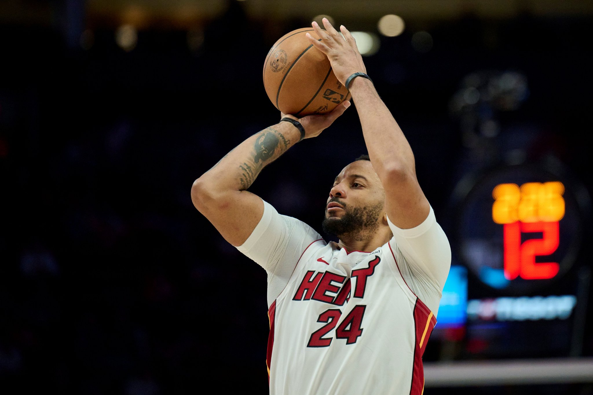 文胖：鲍威尔比上季表现更棒他是热火至关重要一环 应入选全明星