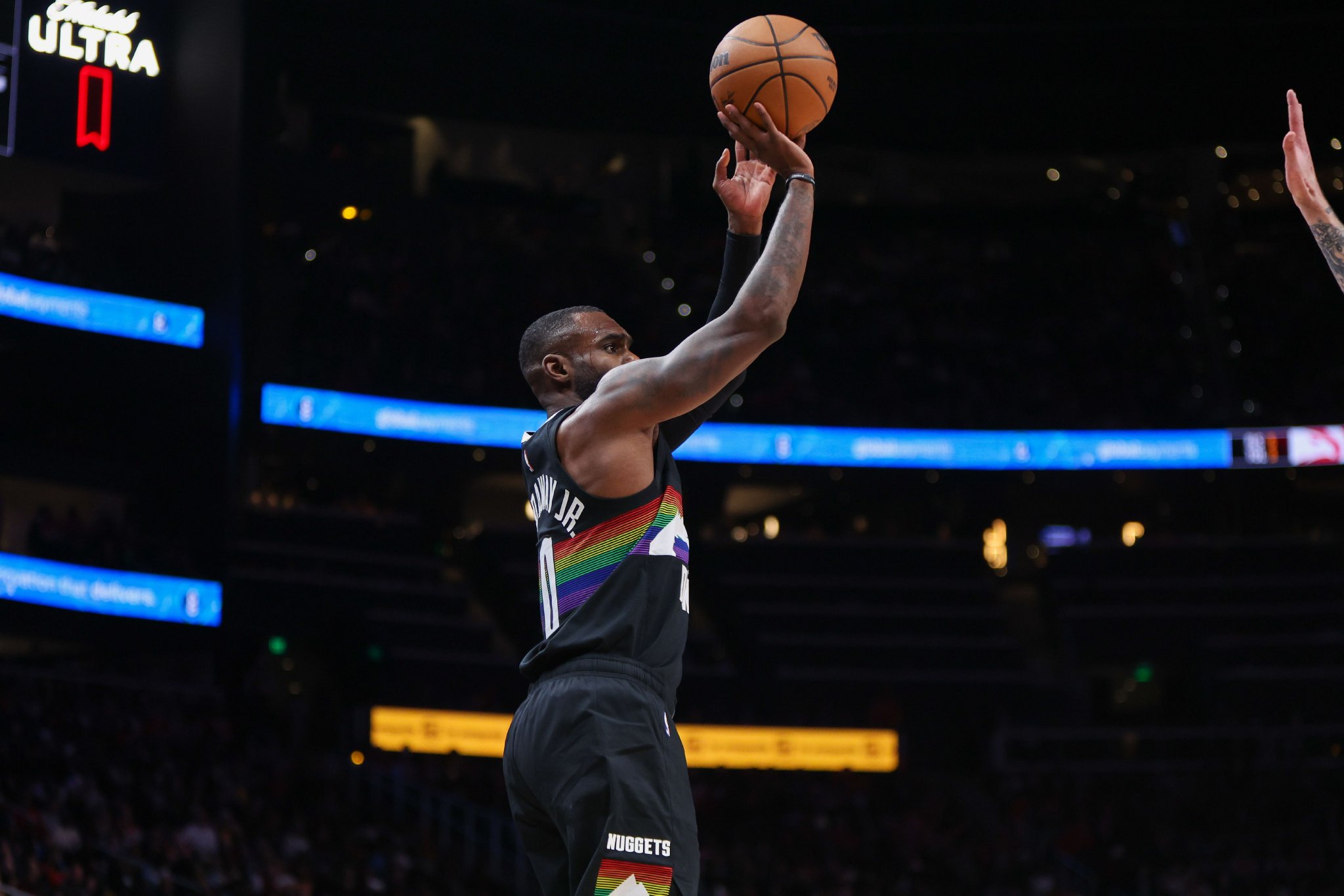 这表现神了！小哈达威9中6射落22分 三分神准7中5&罚球5中5