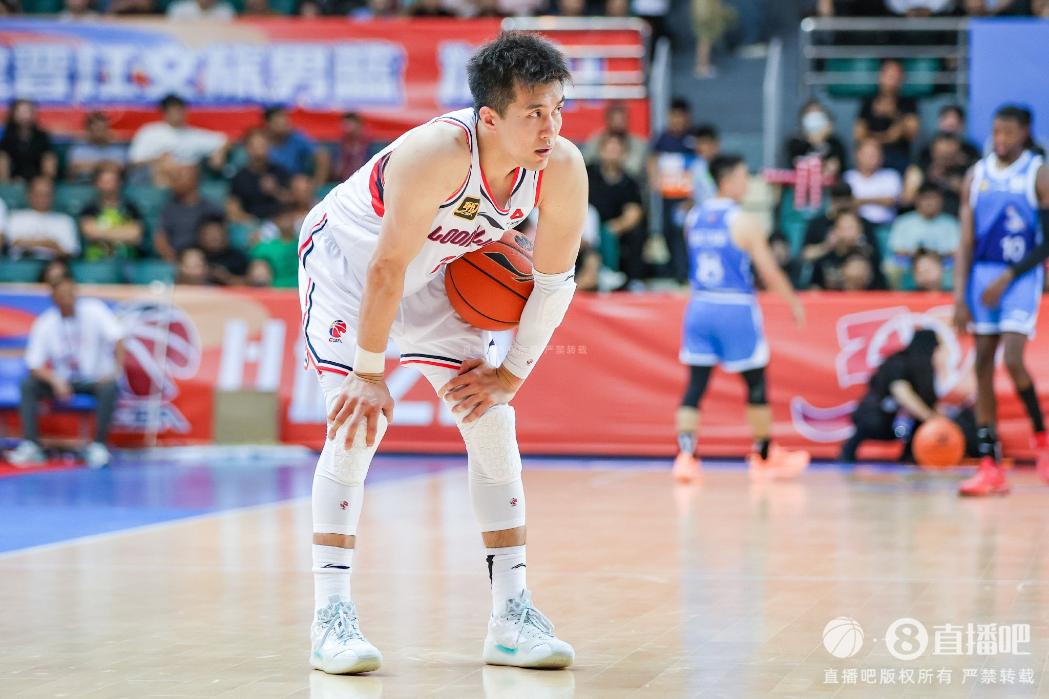 状态平平！郭艾伦2中1仅拿6分2板2助 4次失误