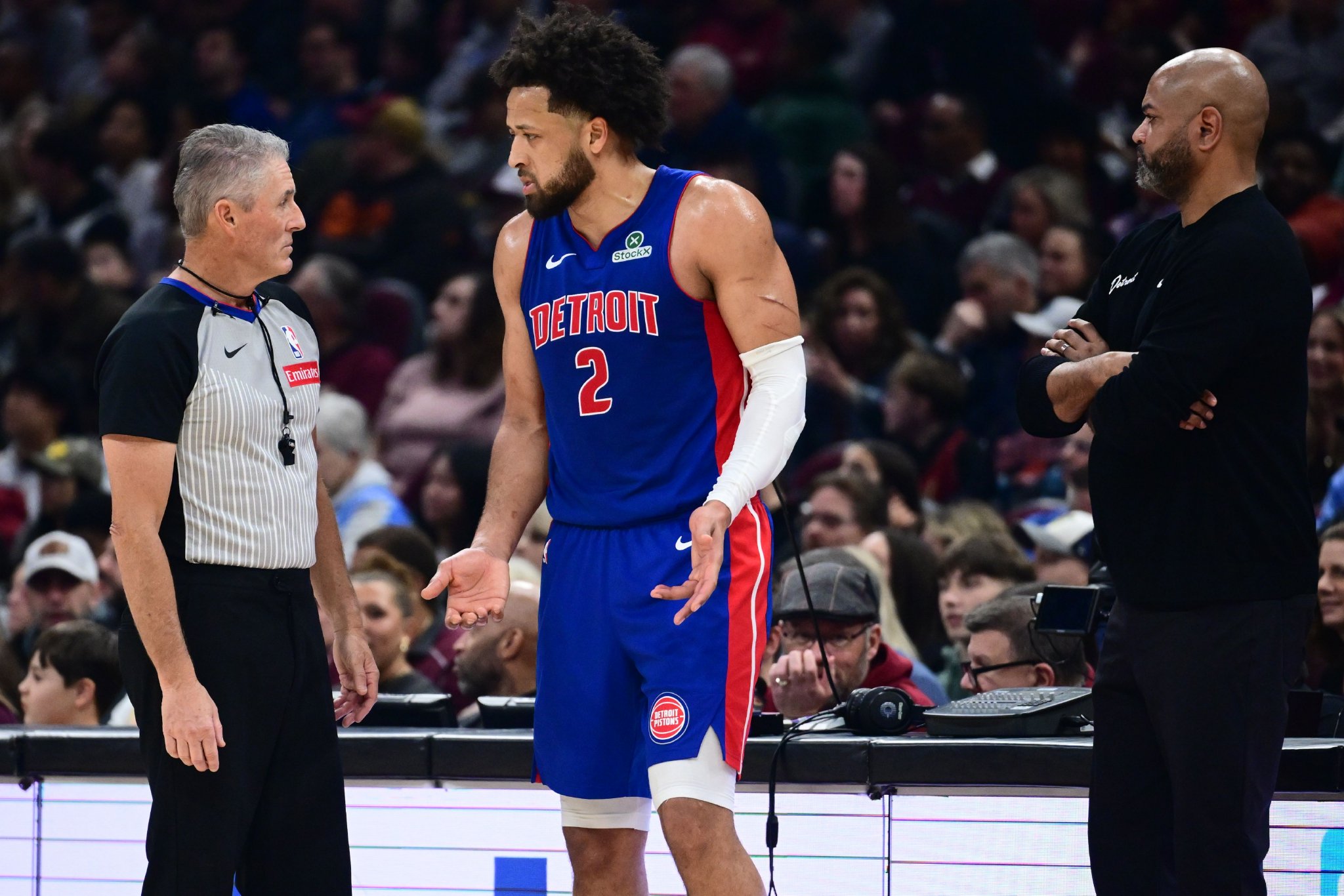 比克斯塔夫：坎宁安拥有高球商和顶级身体天赋 他能实时阅读比赛