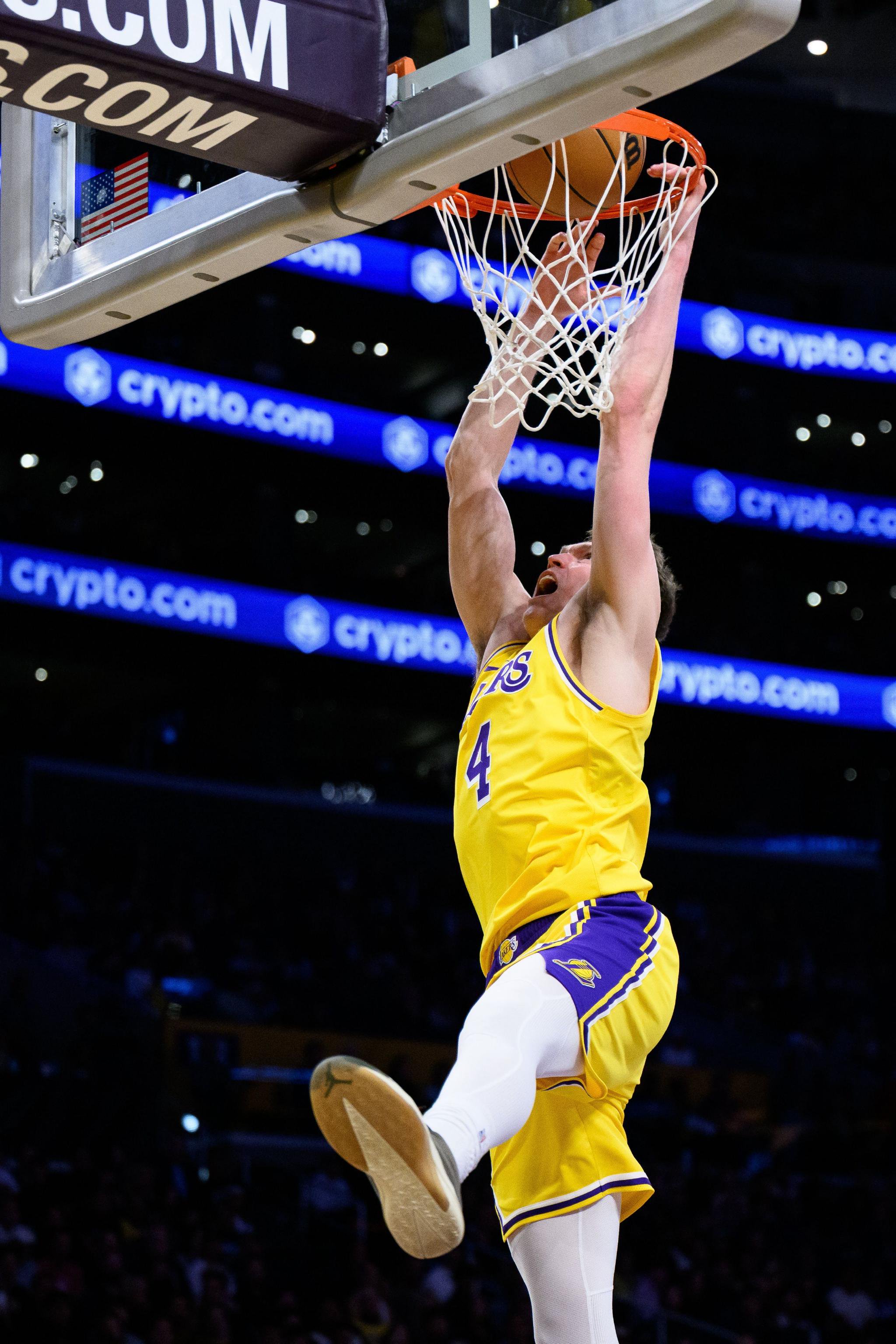 小莫：克内克特离开湖人会表现亮眼 篮网可以用一支次轮交易他