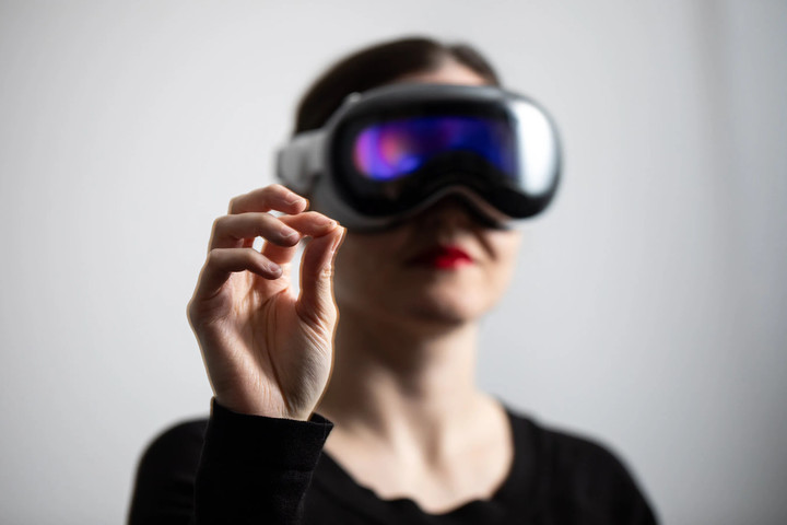 苹果史上第二大收购案，目标却不是手机｜硬哲学