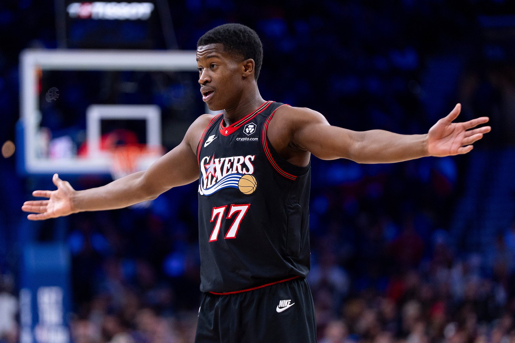 非卖品！队记：76人不会在交易中送走埃奇库姆 包括拿去换字母哥