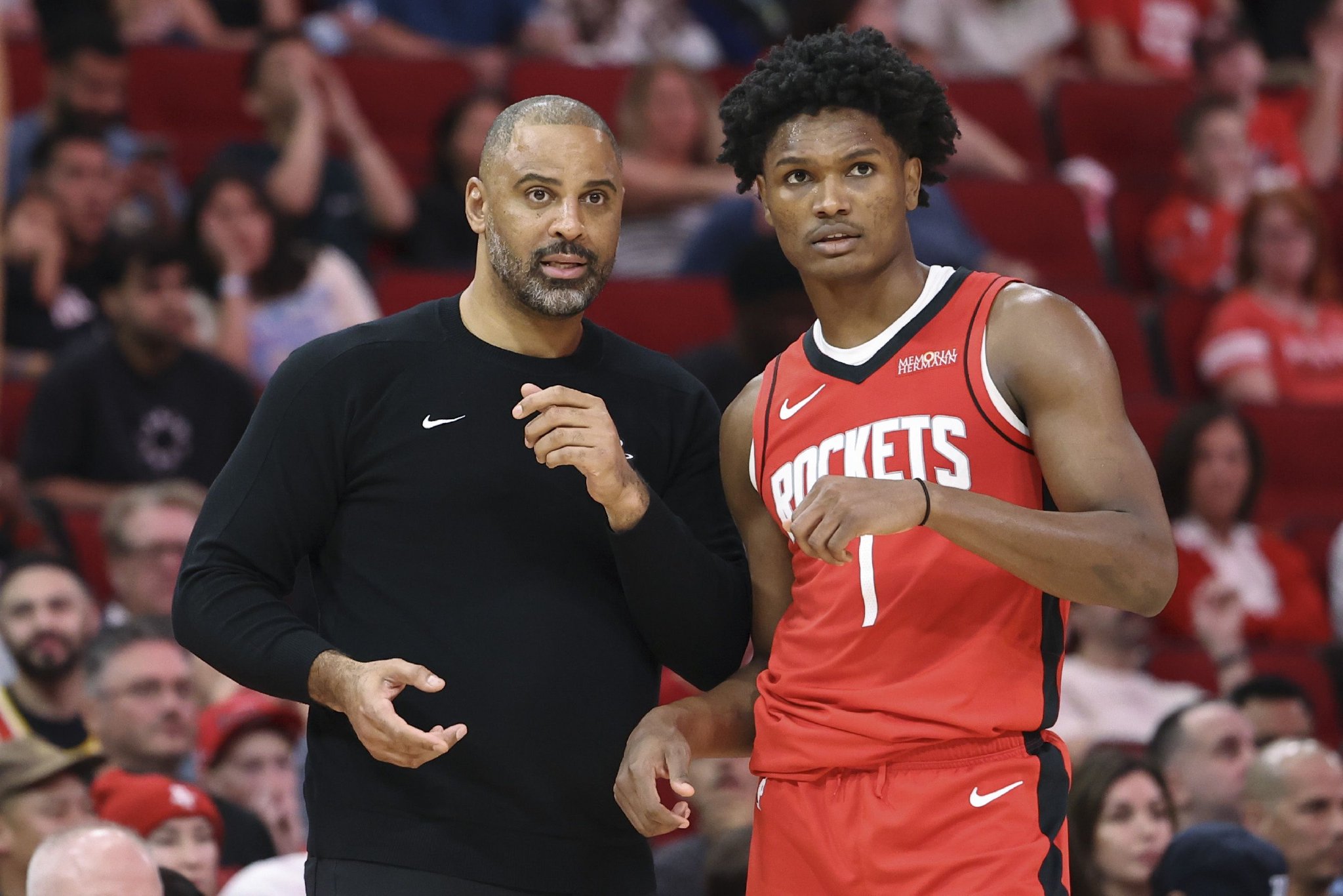 乌度卡谈5次失误：我们没有陷入对手的包围圈 保护好球是重中之重