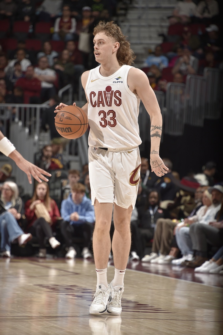 命中率极低！美记：骑士队将裁掉澳大利亚双向锋线卢克·特雷弗斯