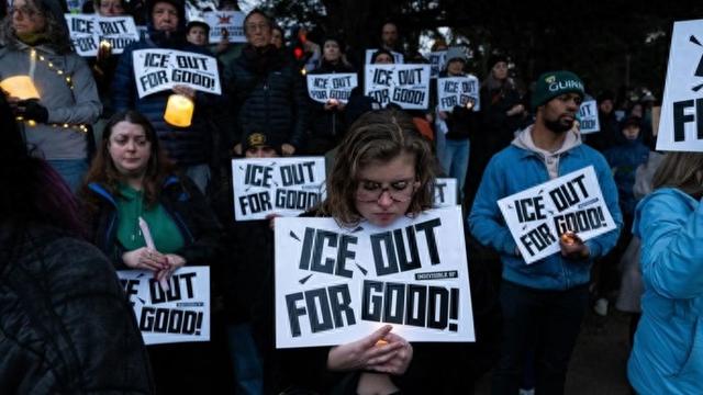 这个“深红”选区翻蓝，给特朗普敲响警钟？