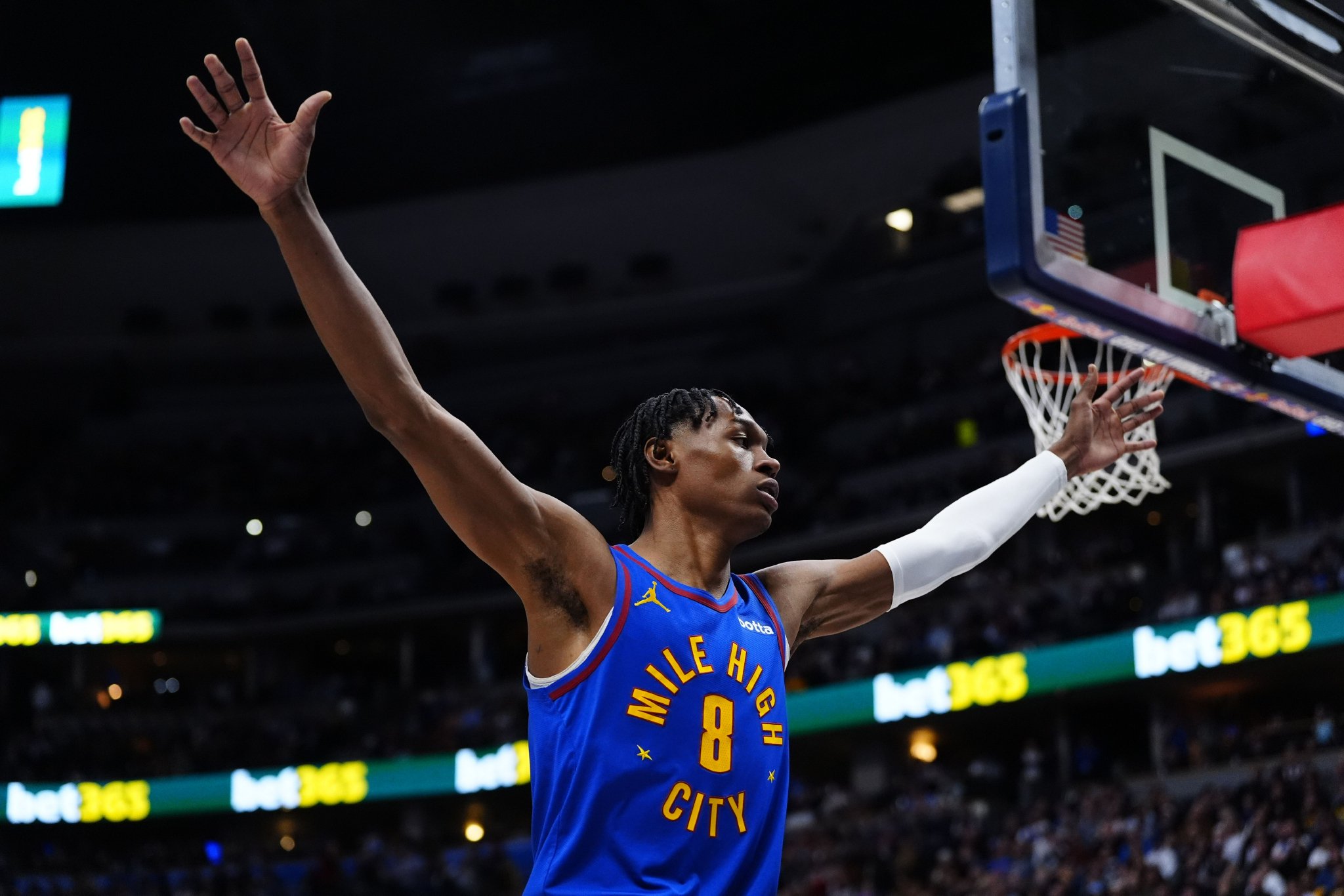 沃特森：我正在逐渐成为联盟中攻防一体最好的球员之一