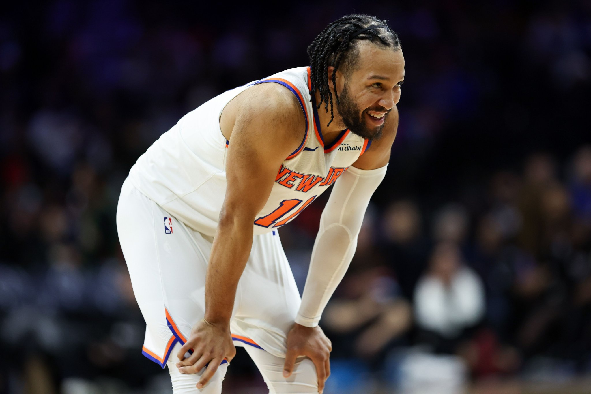 布伦森：我感觉自己防守好了不少 靠制造进攻犯规也能算个护筐者