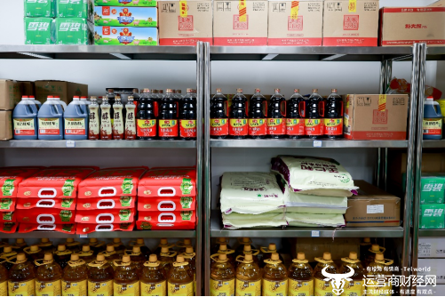 坚守食材品质，七鲜小厨后厨净菜和米面粮油陈列