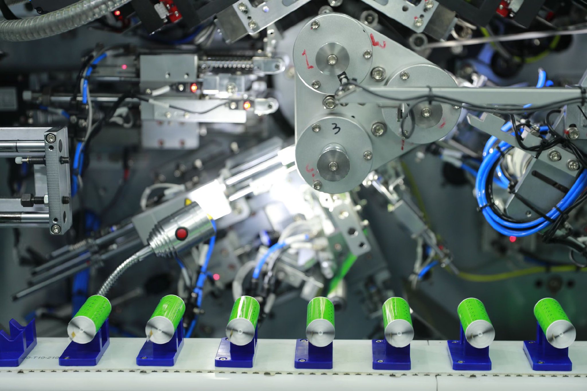 山西华钠芯能科技有限公司的钠离子电池产线。资料照片