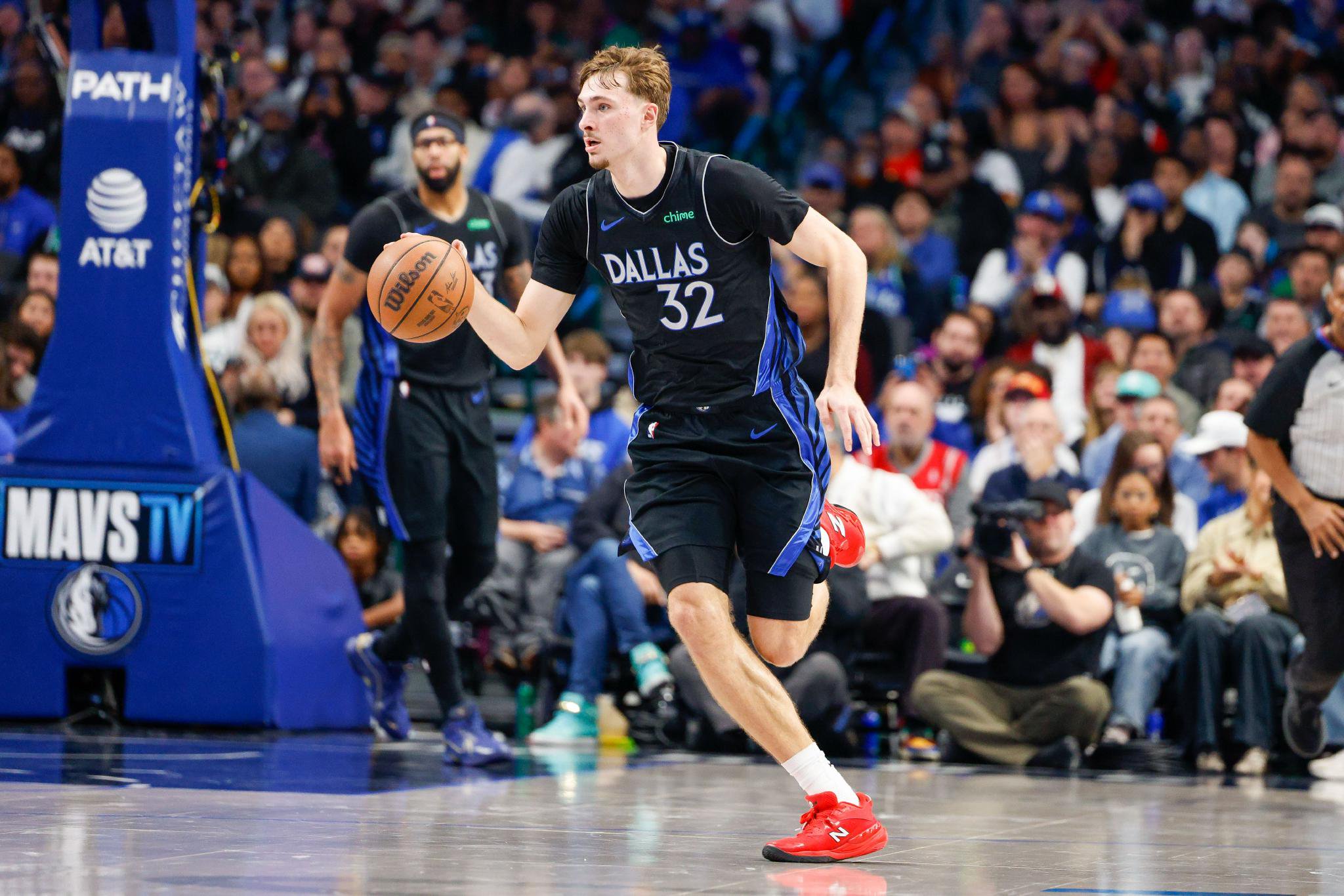 名记：无论浓眉去留独行侠将清理下赛季空间 更好围绕弗拉格建队