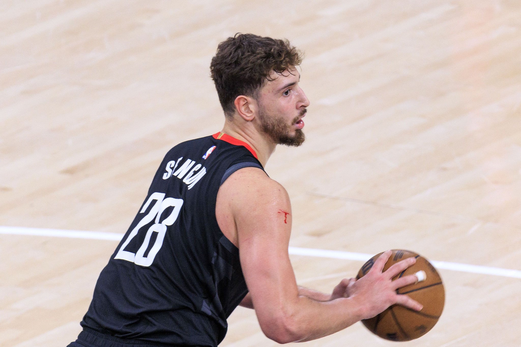 乌度卡：申京让我们开局保持了竞争力 他明白KD不在必须承担责任