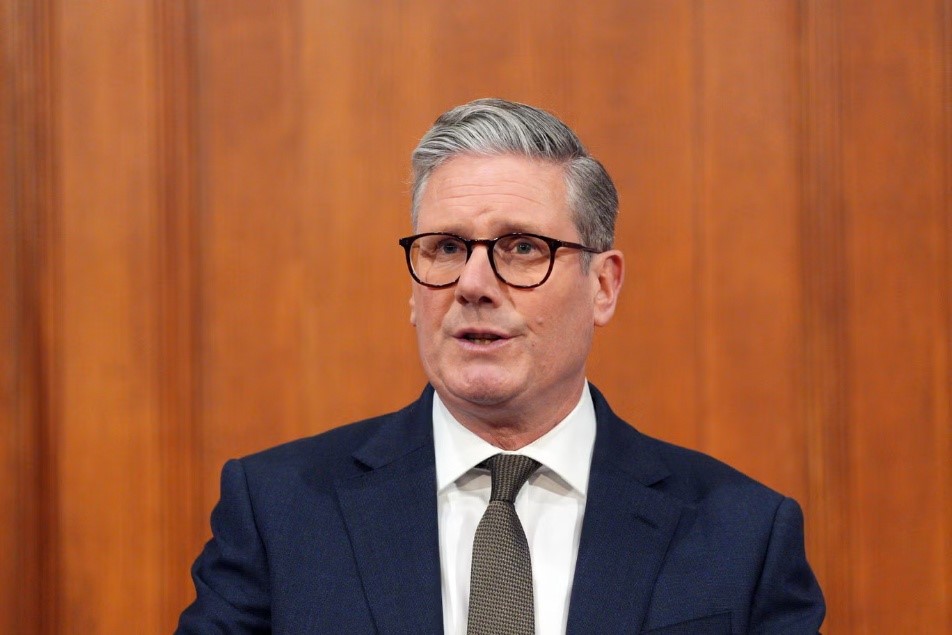 外媒：英国前驻美大使卷入爱泼斯坦案，斯塔默下令展开紧急调查