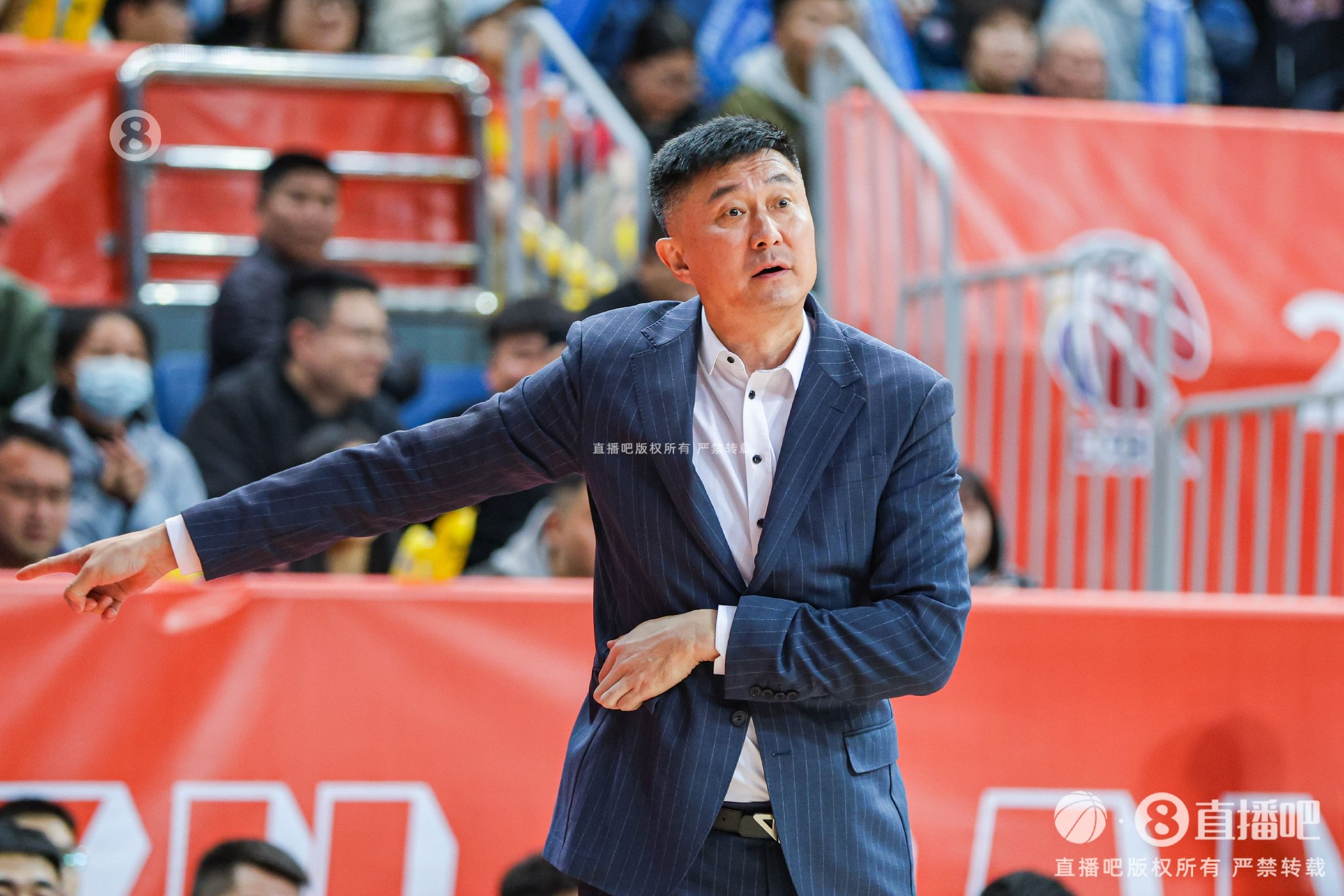 媒体人：广东男篮是阵容层面的差距 非教练战术可以弥补