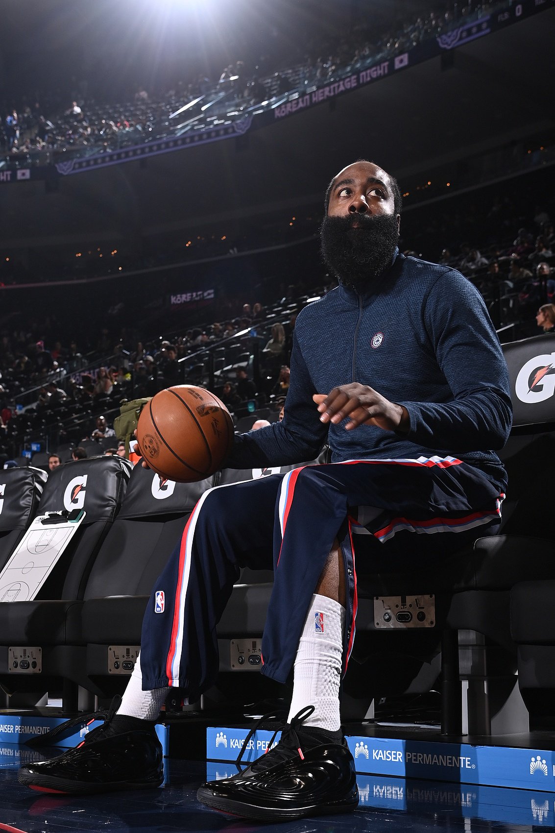 苏群：骑士是否续约哈登仍未知 他离开火箭后每次签约都像是错误