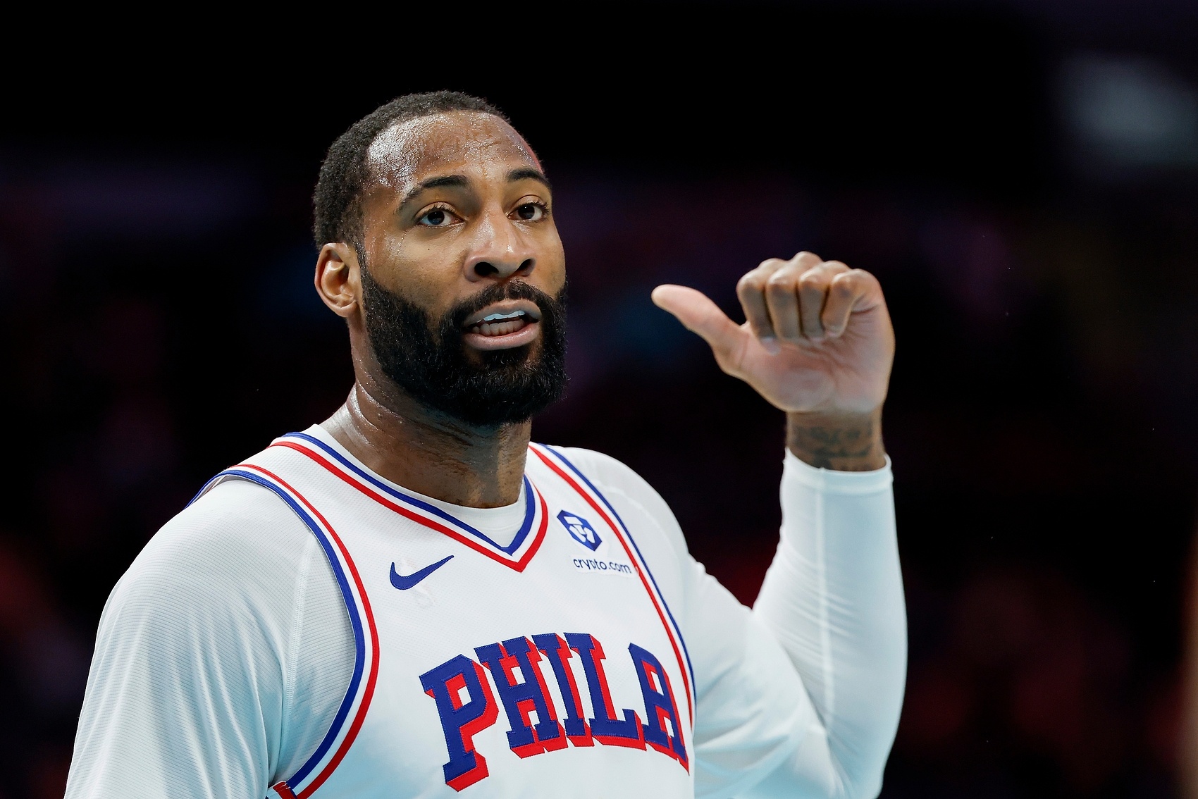 抢爆了！76人全场篮板56-33大幅领先勇士 前场篮板25-8