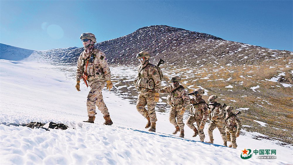 新疆军区某团“进藏先遣英雄连”冬训聚焦新质战斗力生成