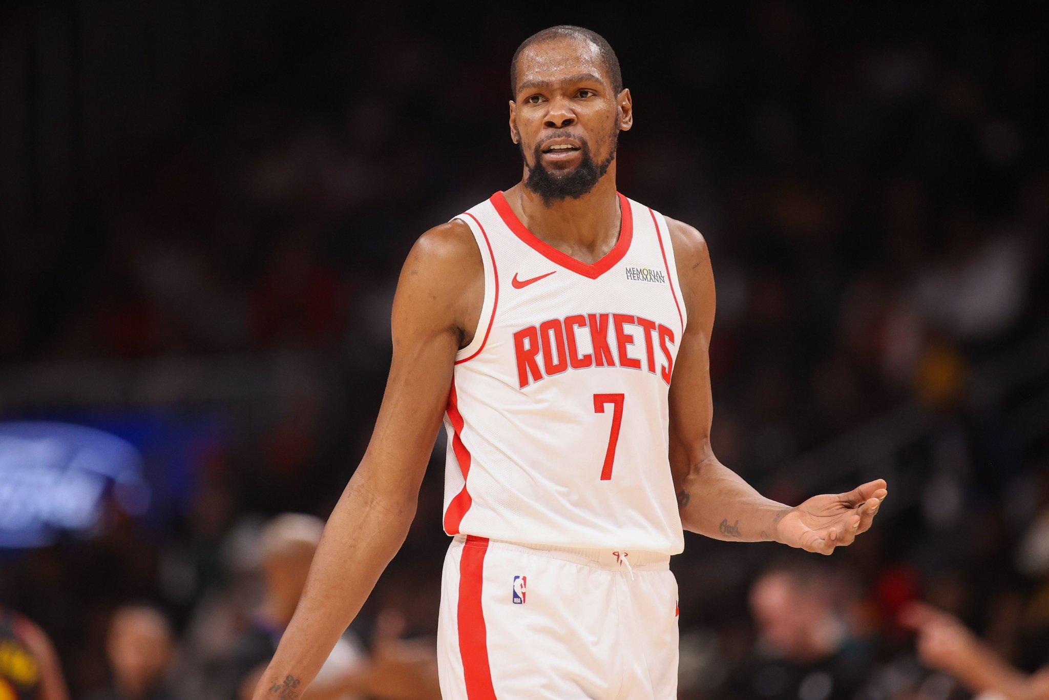 杜兰特：绿军也用大个子对位阿门 希望我们能命中更多的三分球