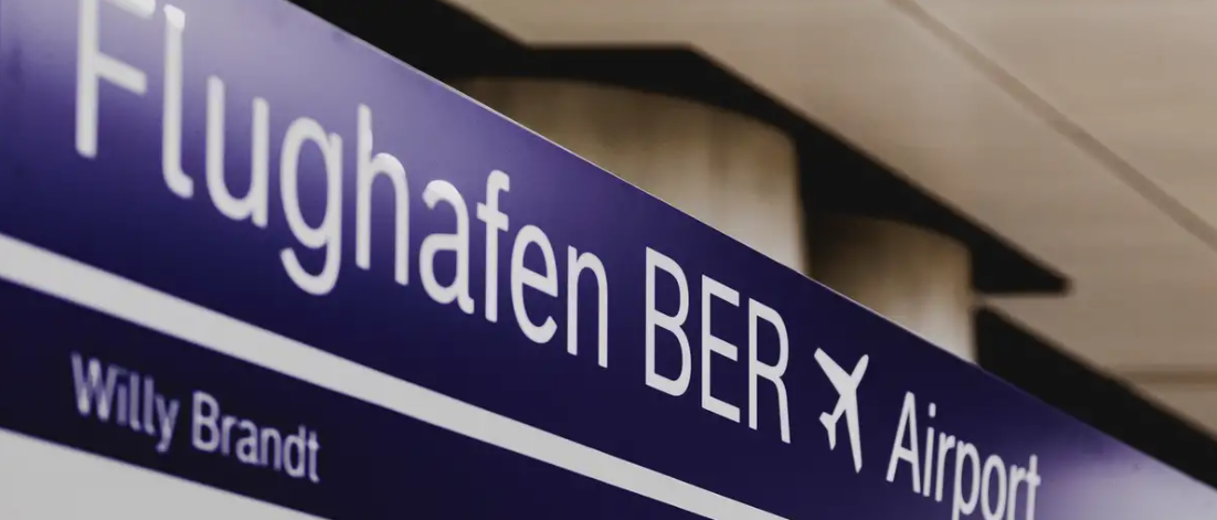 受雨雪冰冻天气影响 德国柏林机场暂停所有航班起飞