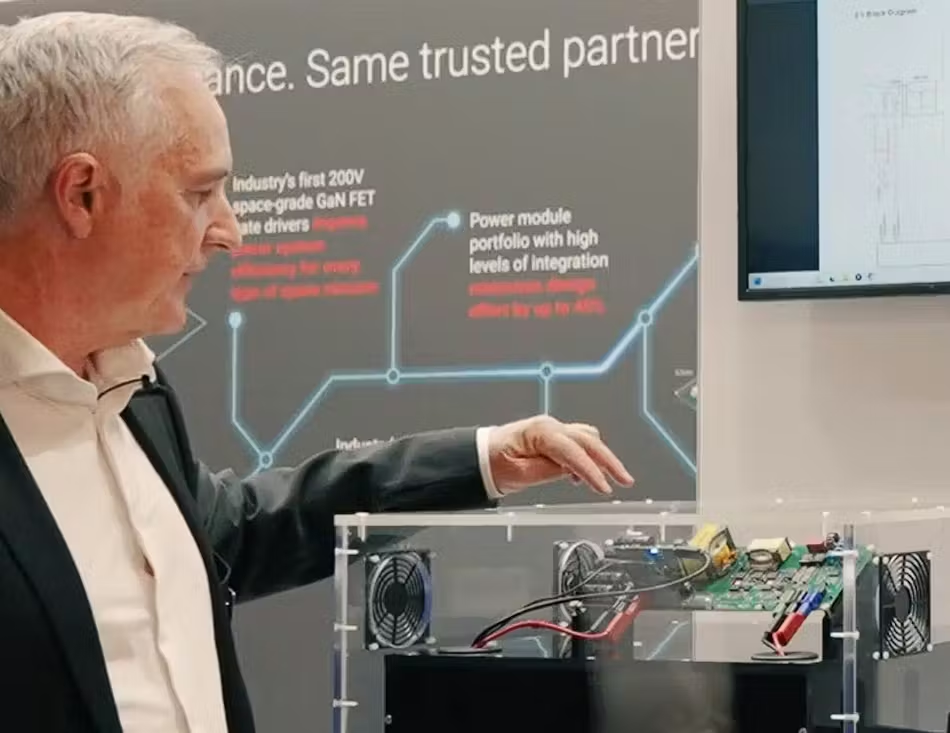 图 3 该套件可帮助用户生成并仿真超材料天线的几何结构。