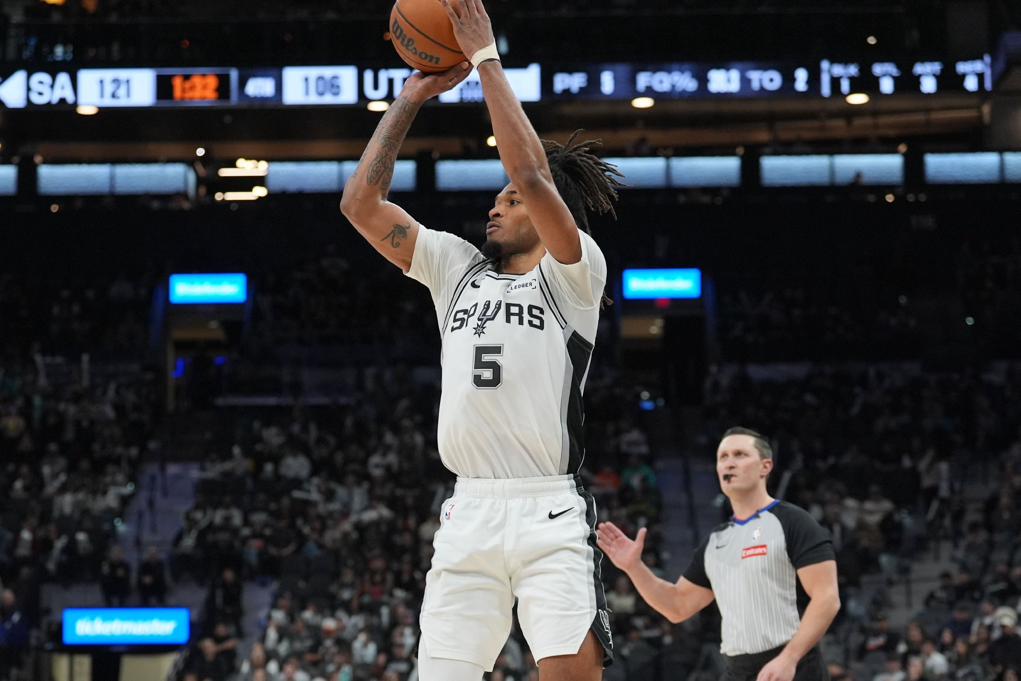 31分51秒！卡斯尔40分三双用时历史第二短 仅次于哈登的29分34秒