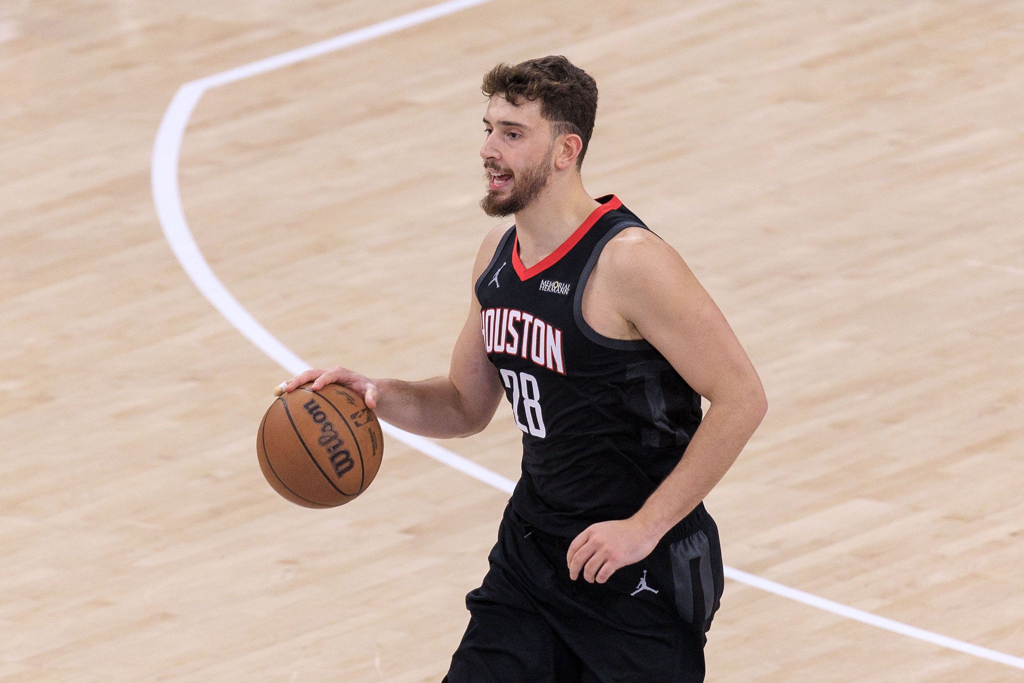 组织可以！申京首节2中0没得分 但有4篮板6助攻且0失误