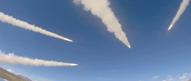 西部官兵坚决听令核心