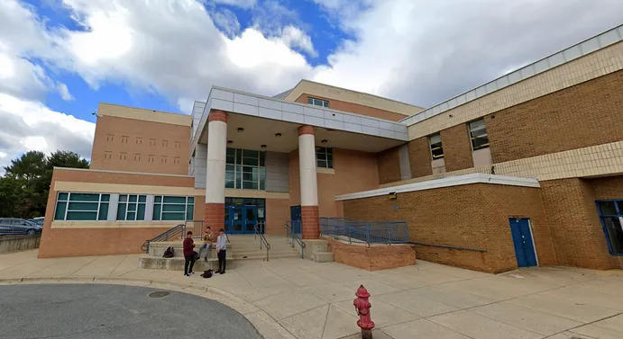 美国马里兰州一高中发生枪击事件 一人中枪