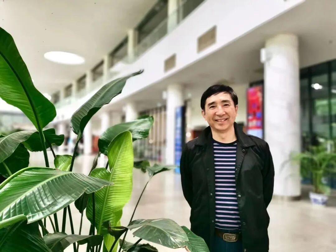 中央戏剧学院表演系原主任陈刚,涉嫌严重违纪违法主动投案!他曾指导多位明星学生|河南省|许昌市|监委|中央纪委|院长_手机新浪网