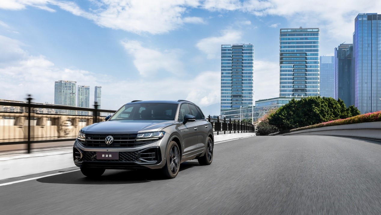 　　图为新途锐3.0TSI锐境版。