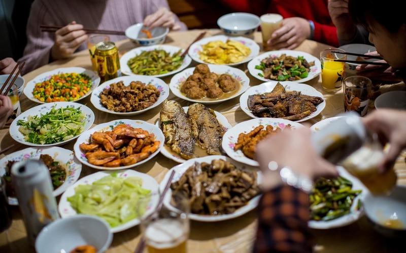 ▲近年来，私厨上门做年夜饭越来越受欢迎。图/IC photo