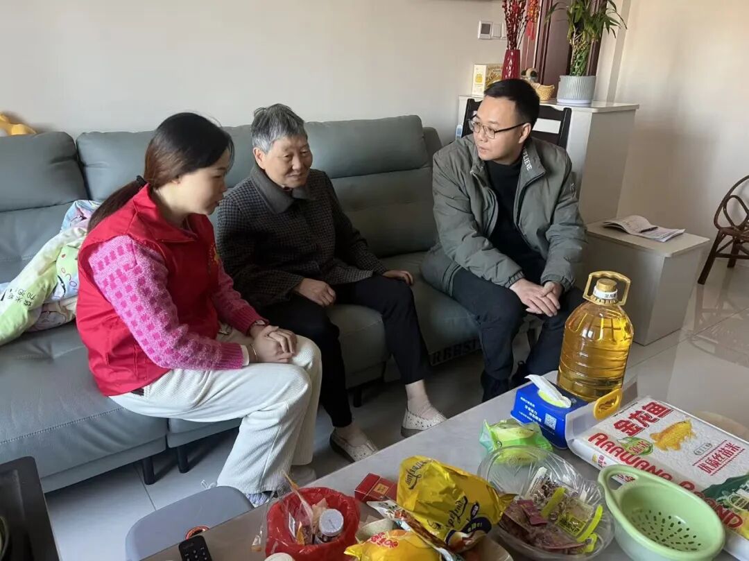 入户走访送暖,让关怀直抵民心