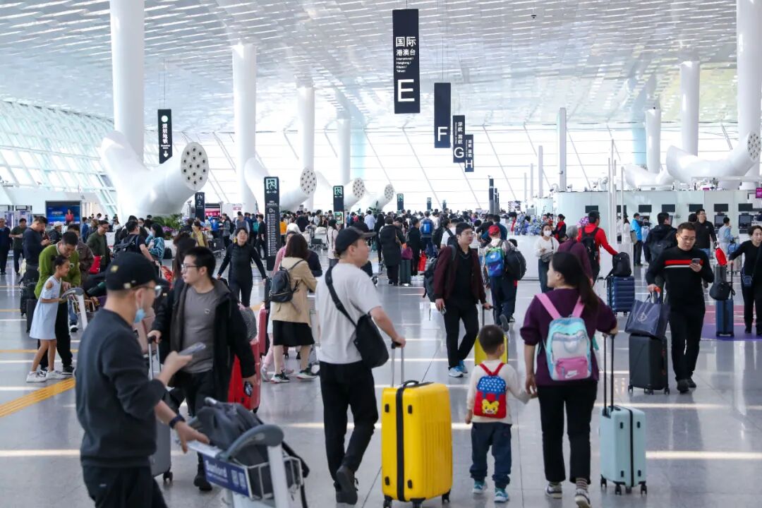 21.4万人次!深圳机场单日客流量创新高!|旅客_新浪财经_新浪网