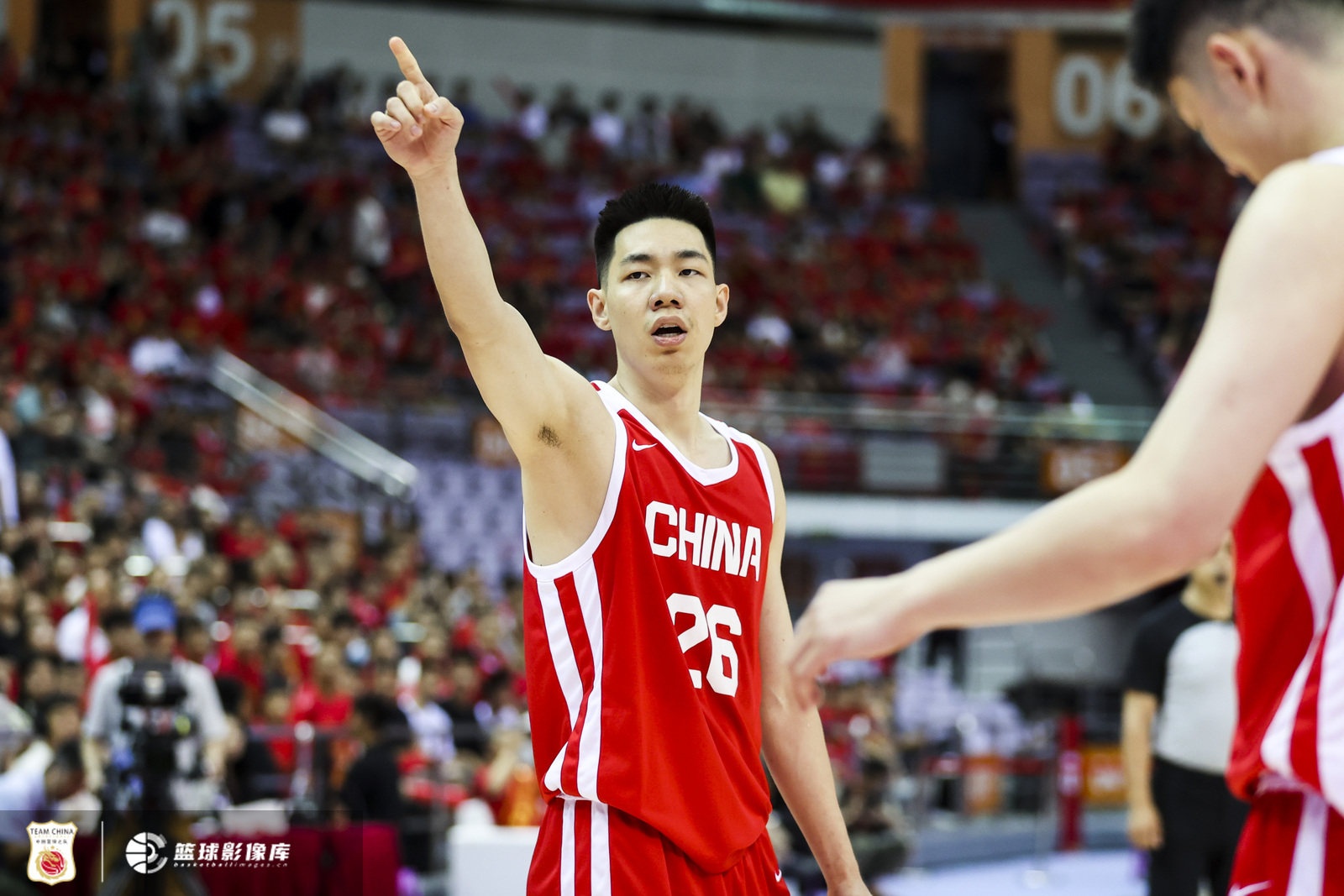 媒体人:朱俊龙对渡边雄太的限制很到位 胡金秋压制日本归化内线|中国男篮|日本男篮|贺希宁|篮板|男篮_手机新浪网