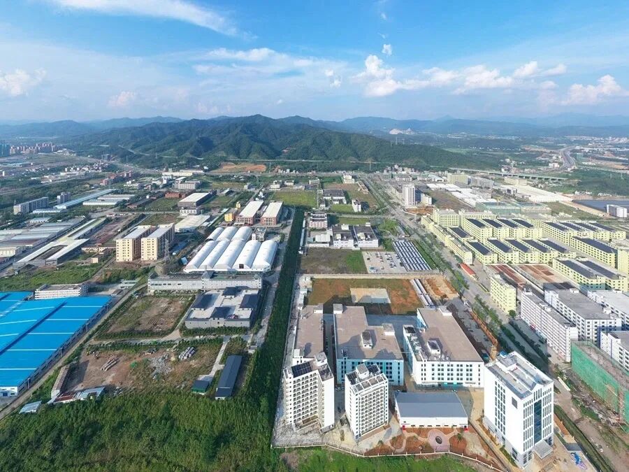 连年来，龙门工业园进一步拓展产业赛谈，全力打造大健康产业高地。