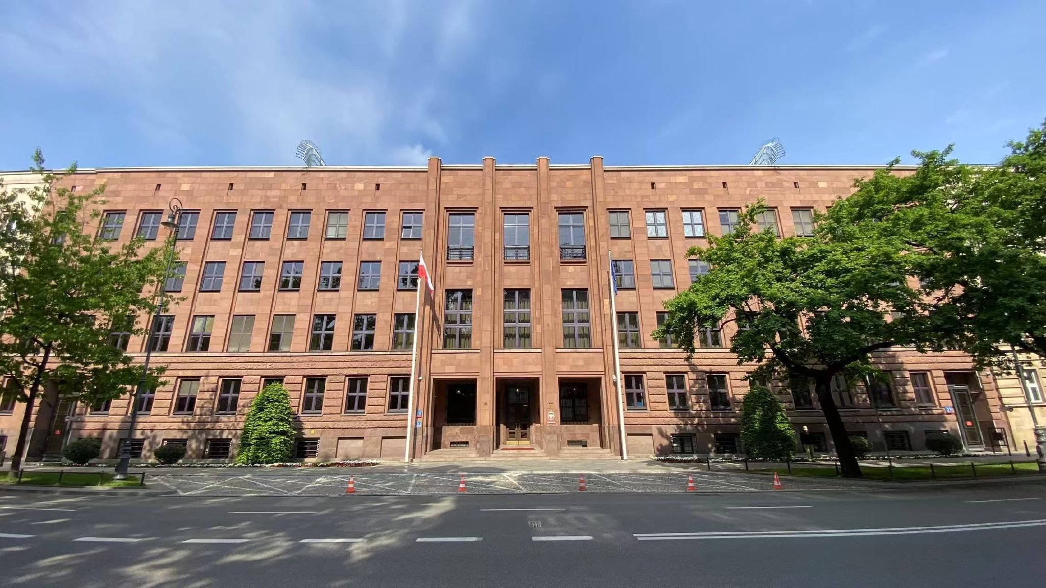 波兰呼吁本国公民立即离开伊朗、以色列和黎巴嫩