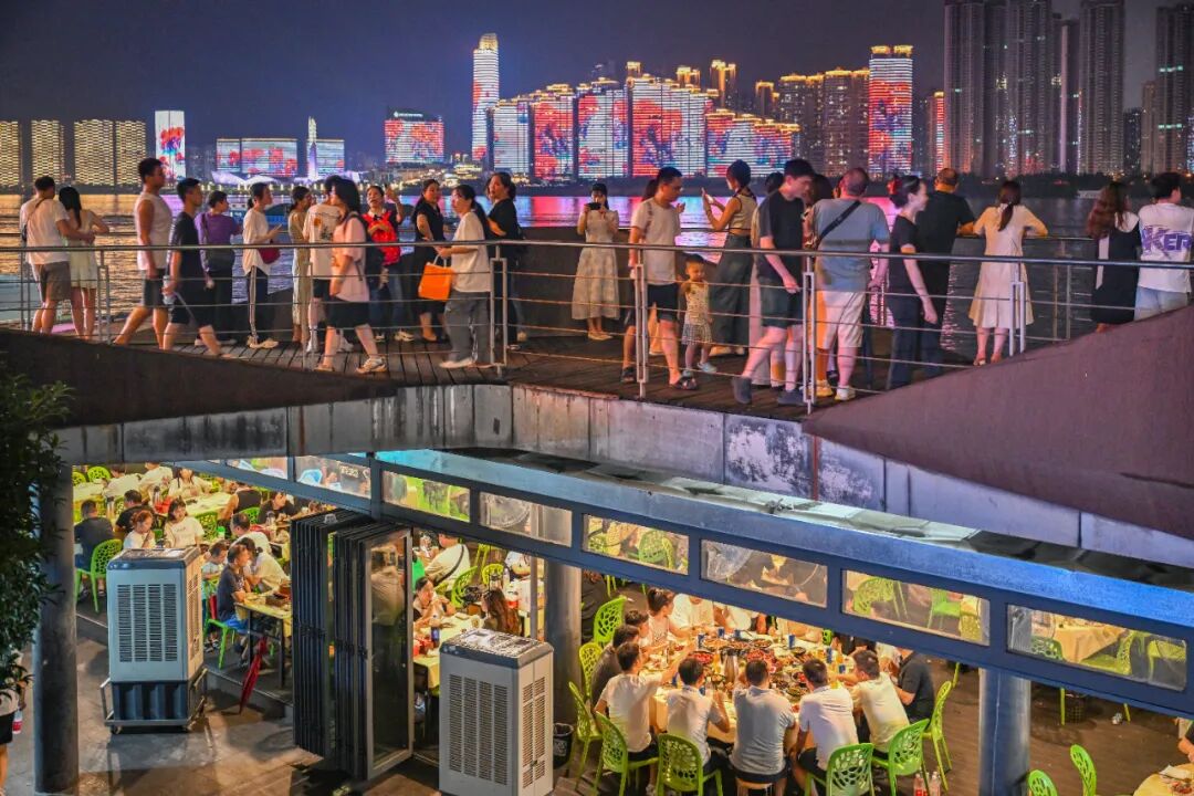 ��ɳ������Ȧ������ͷ�̻���ʮ�㡣�����ձ�ȫý����� ������ ��