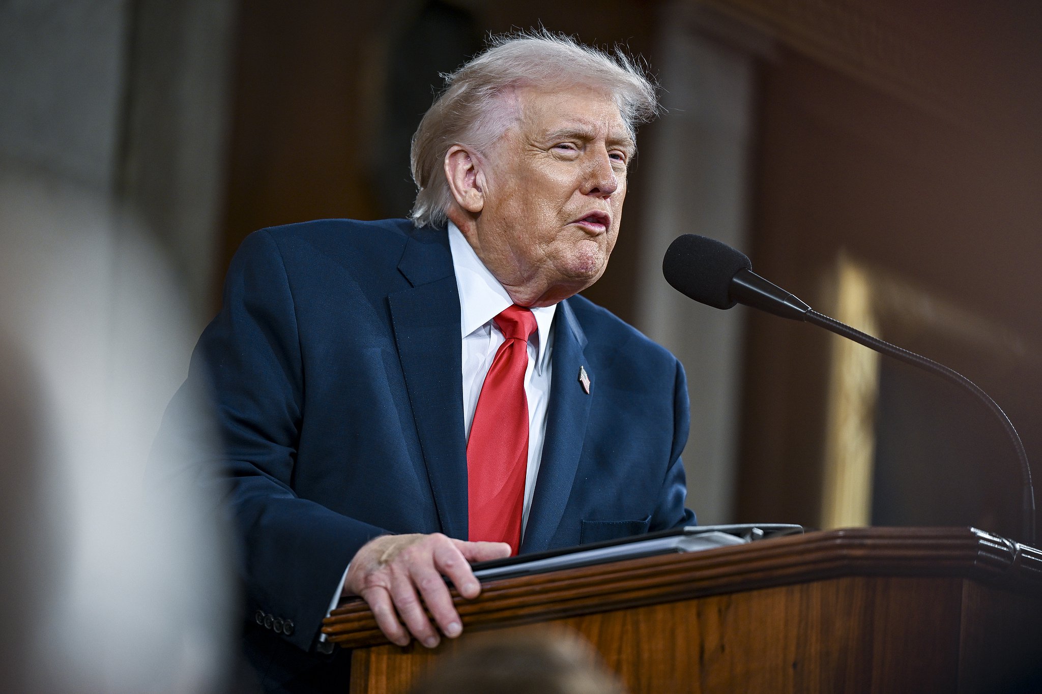 特朗普透露美伊将继续谈判 并警告“有时候不得不打”