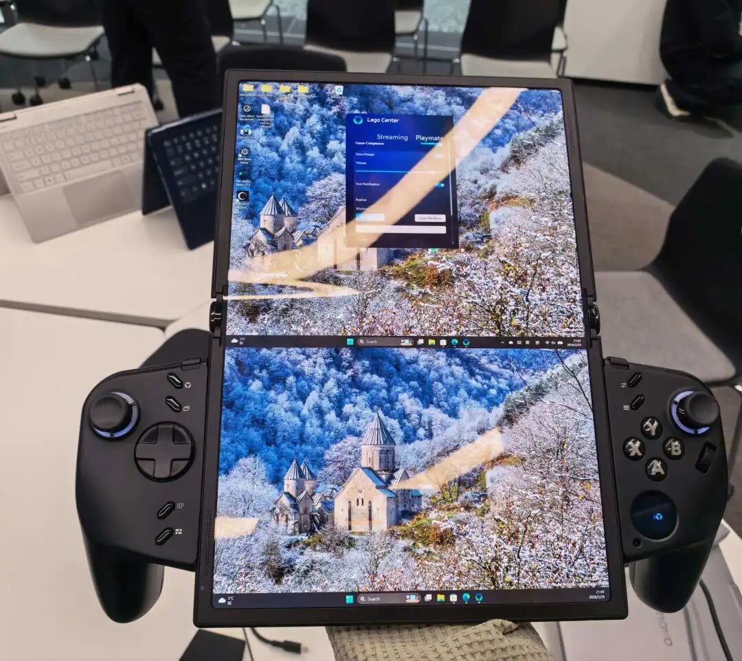 充满了工程化奇巧淫技的联想 Legion Go Fold Concept 掌机｜图片来源：极客公园