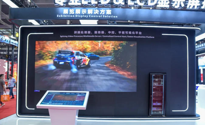 LED海报屏自动拼接方案