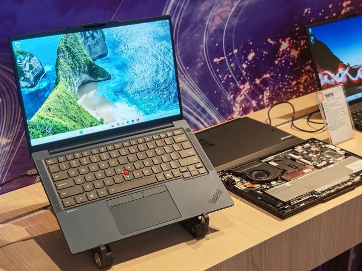 ▲ ThinkPad T14 Gen7 与它的可维修性示意